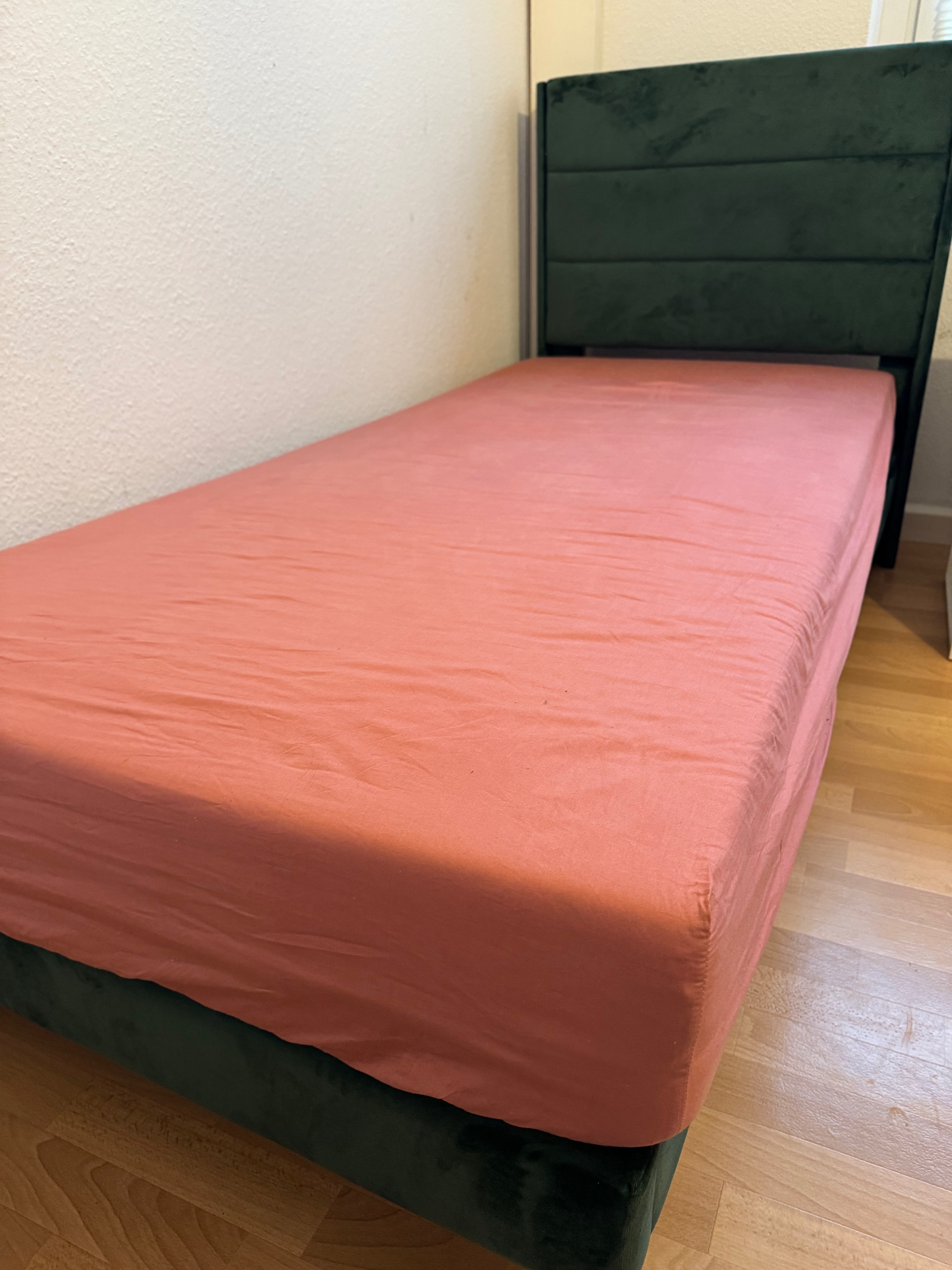 Bed&mattress, Available January 15